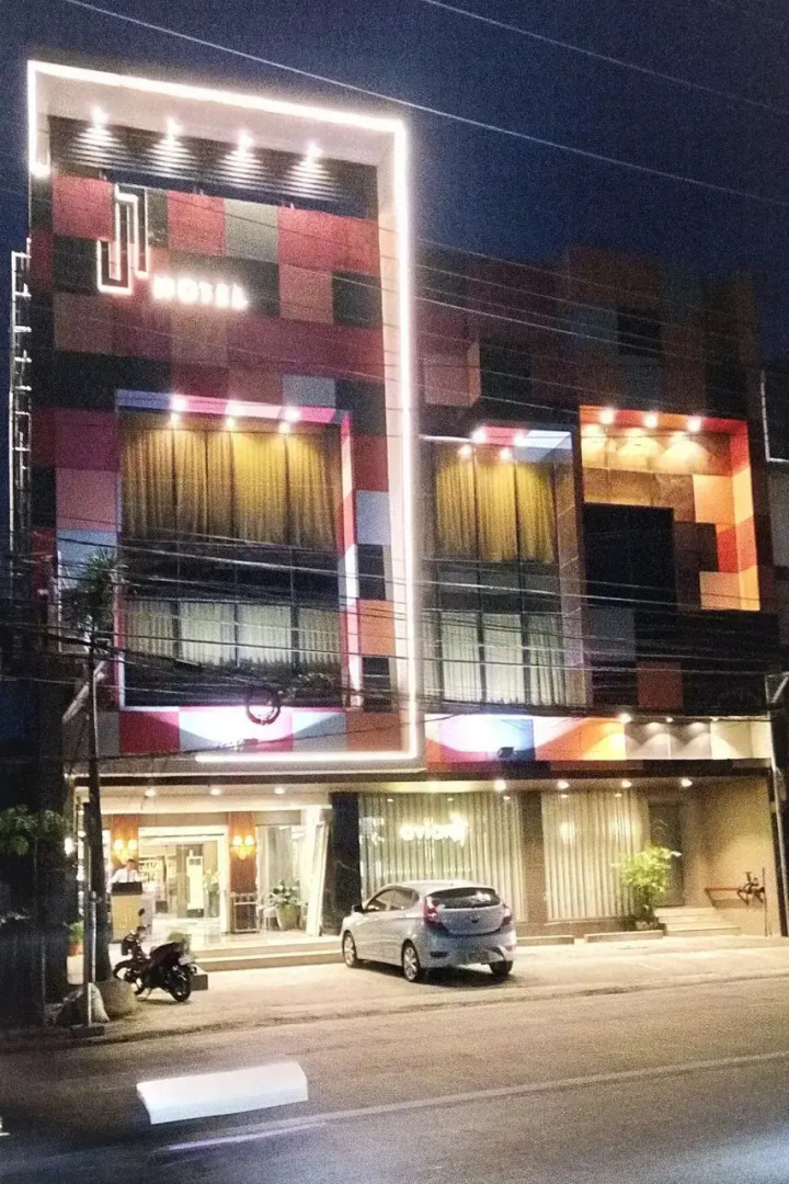 J7 Hotel Iloilo