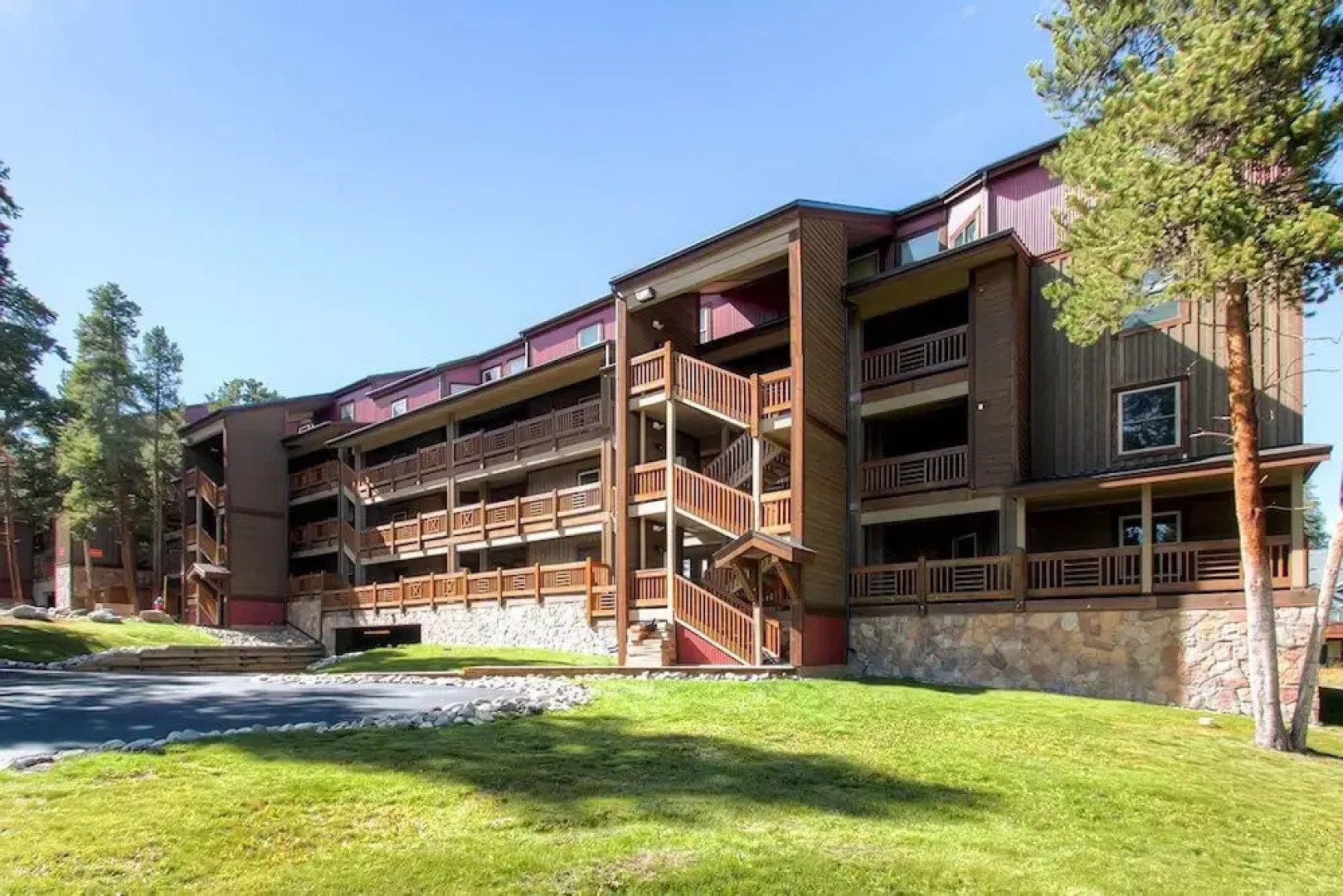 Tyra Summit B3A by RedAwning