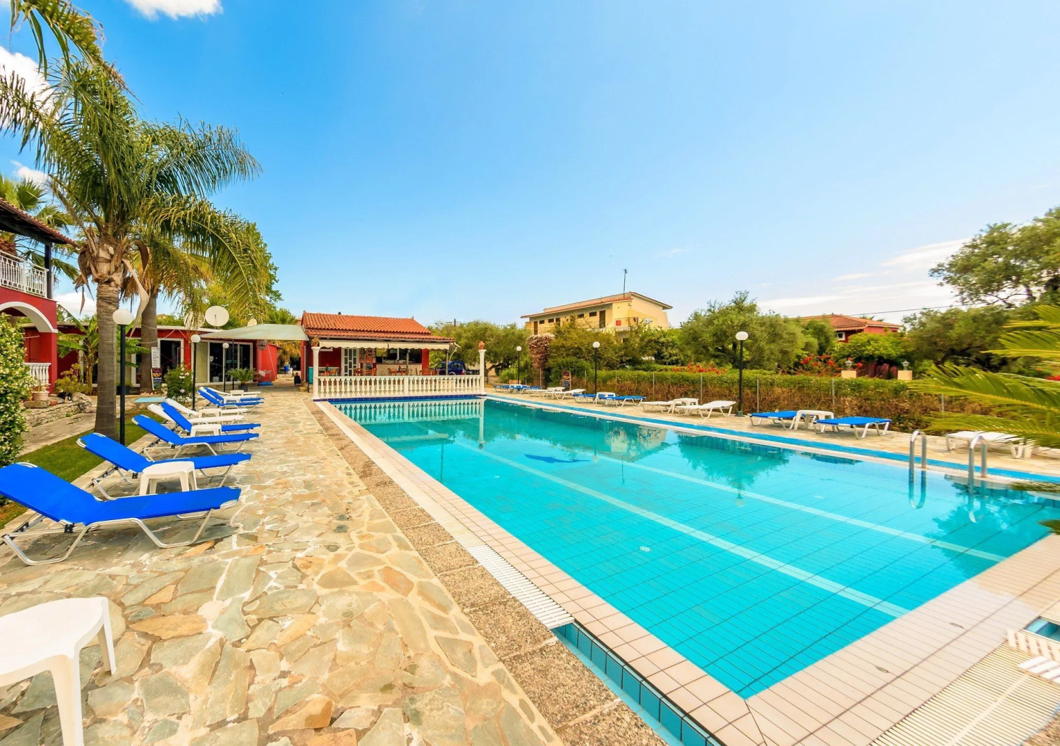 Borsalino Studios & Apartments