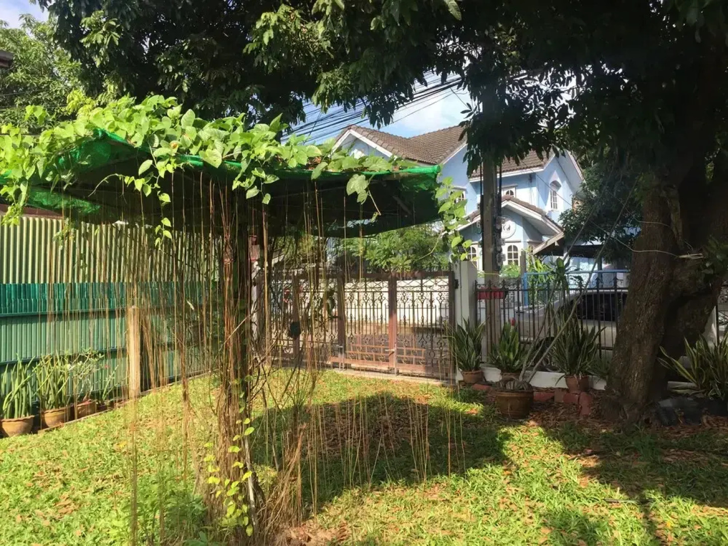 Near Train Guesthouse