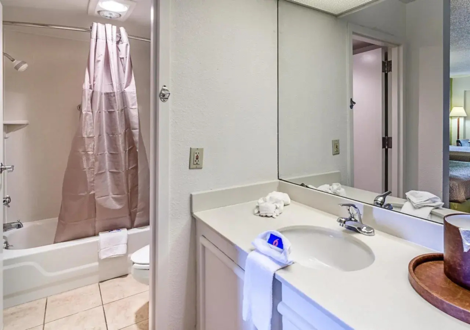 Travelodge by Wyndham Roanoke