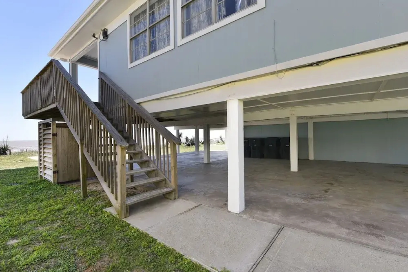 Bermuda Beachfront by RedAwning