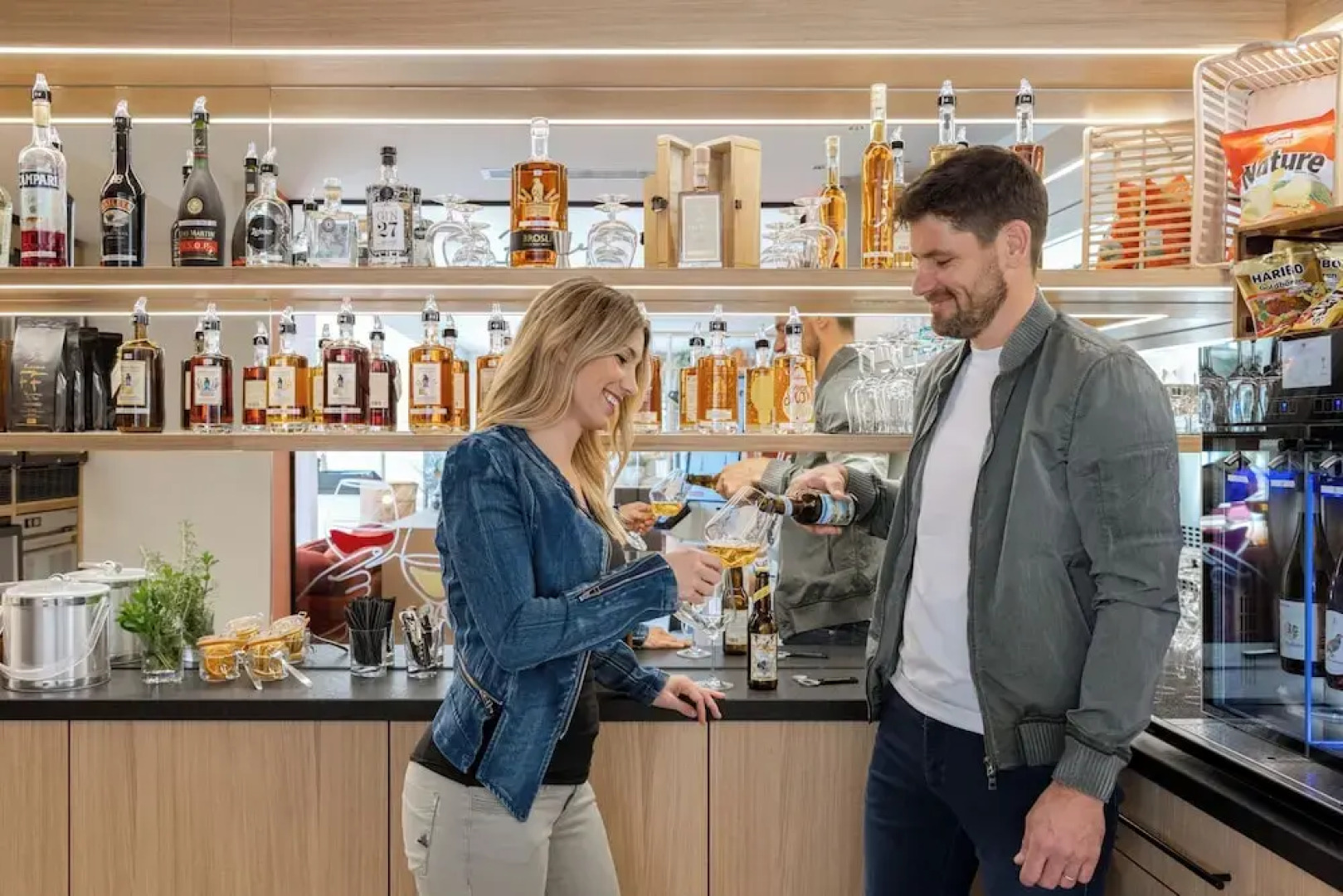 Ascona Lodge, Pool & Garden Retreat