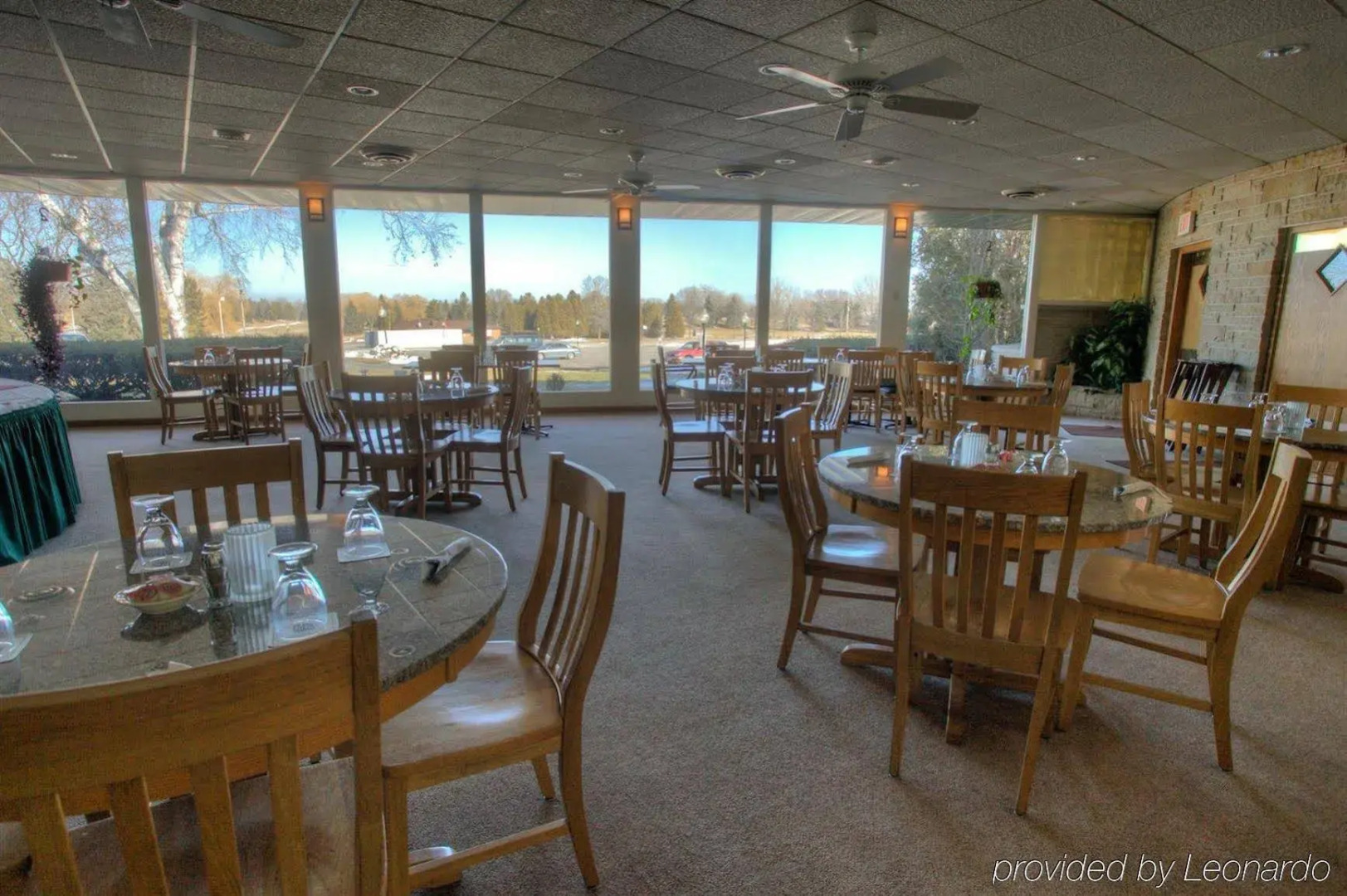 Fairway Inn & Suites