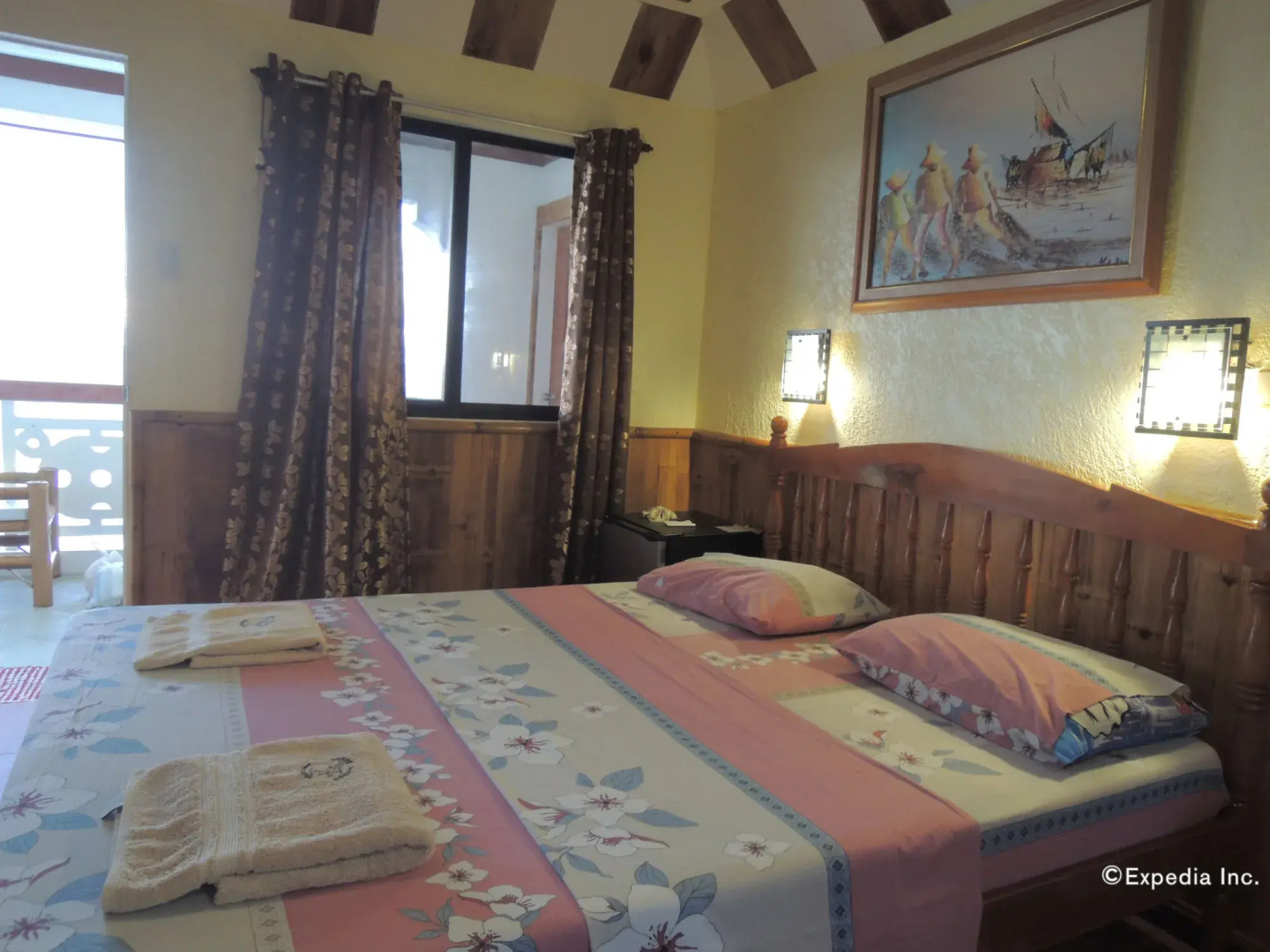 Love's Beach and Dive Resort