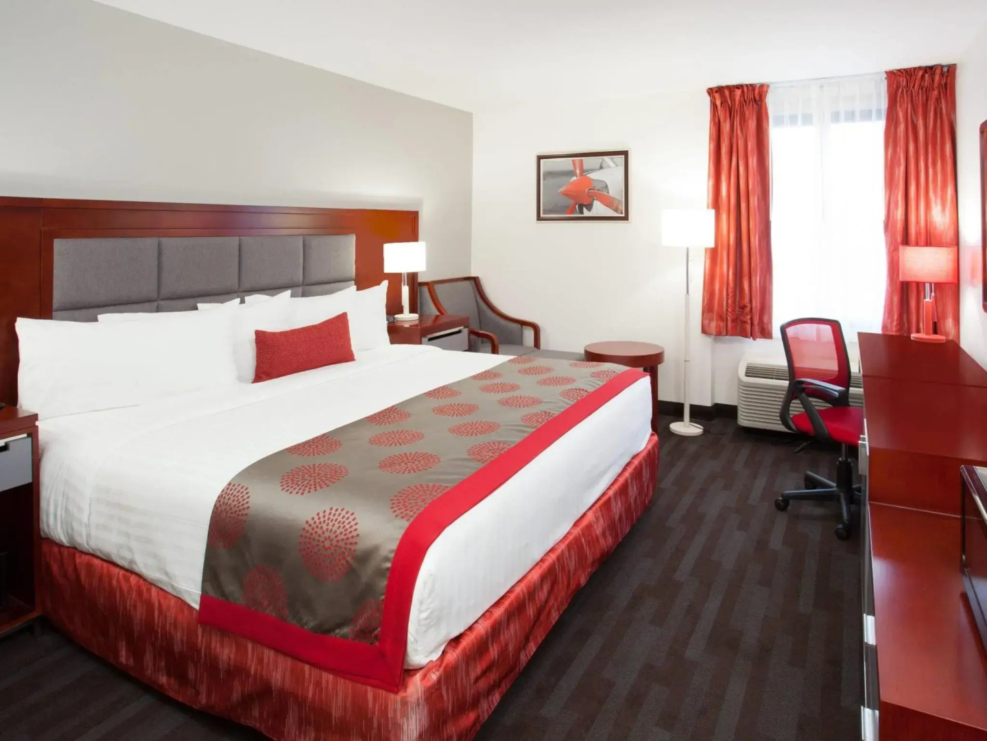 Ramada Plaza by Wyndham Chicago North Shore