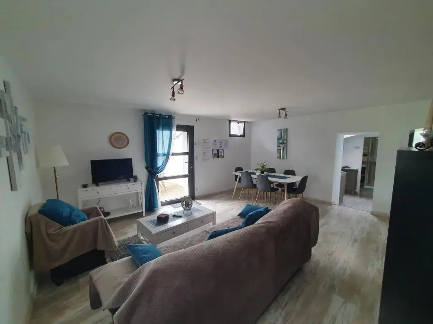 Au calme, confortable avec terrasse