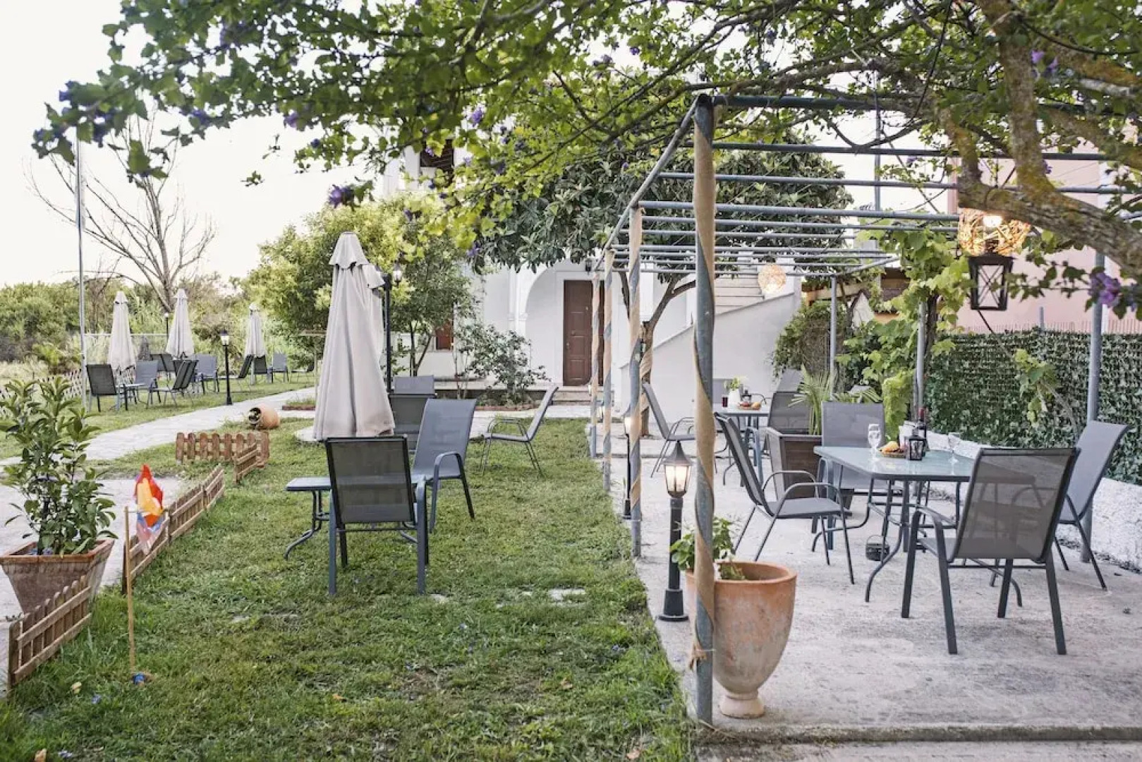 Nikolouzos Sunny Estate