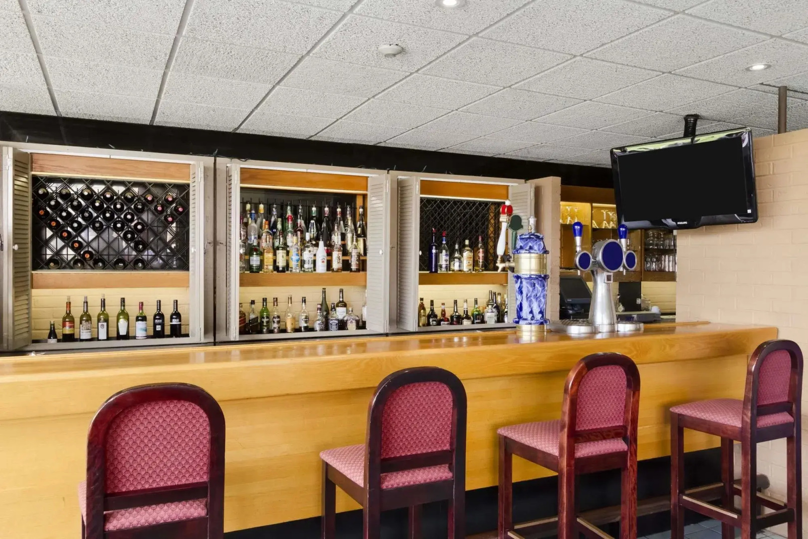 Ramada by Wyndham Belleville Harbourview Conference Centre