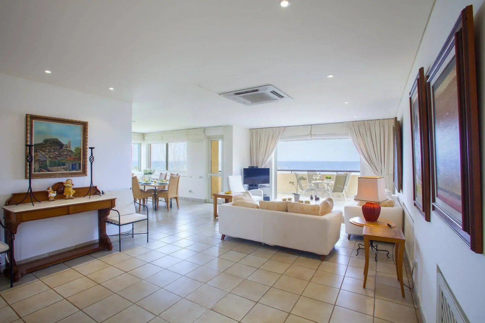 Alia Seafront Suite