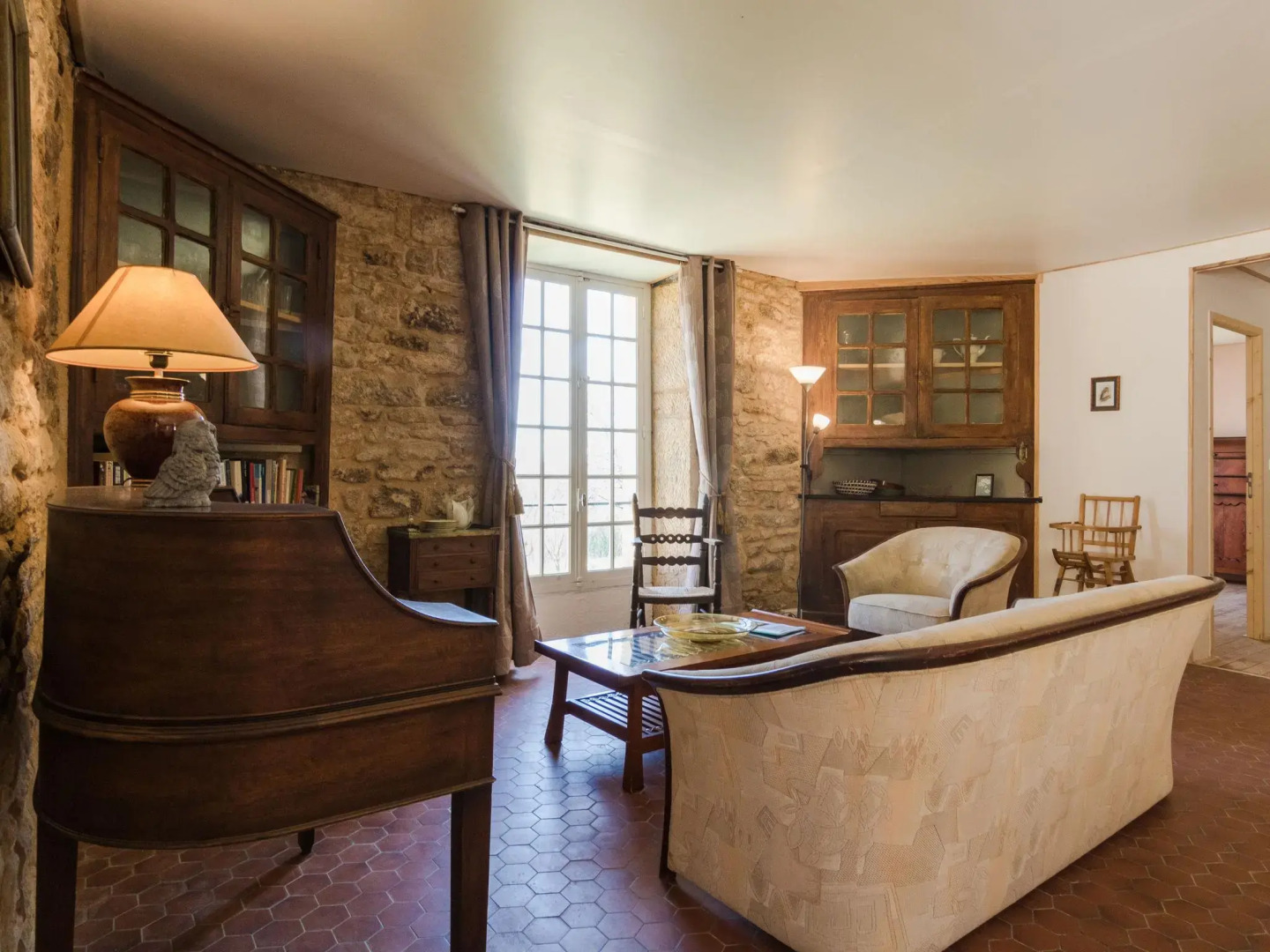 Cosy cottage in Peyzac-le-Moustier with Terrace