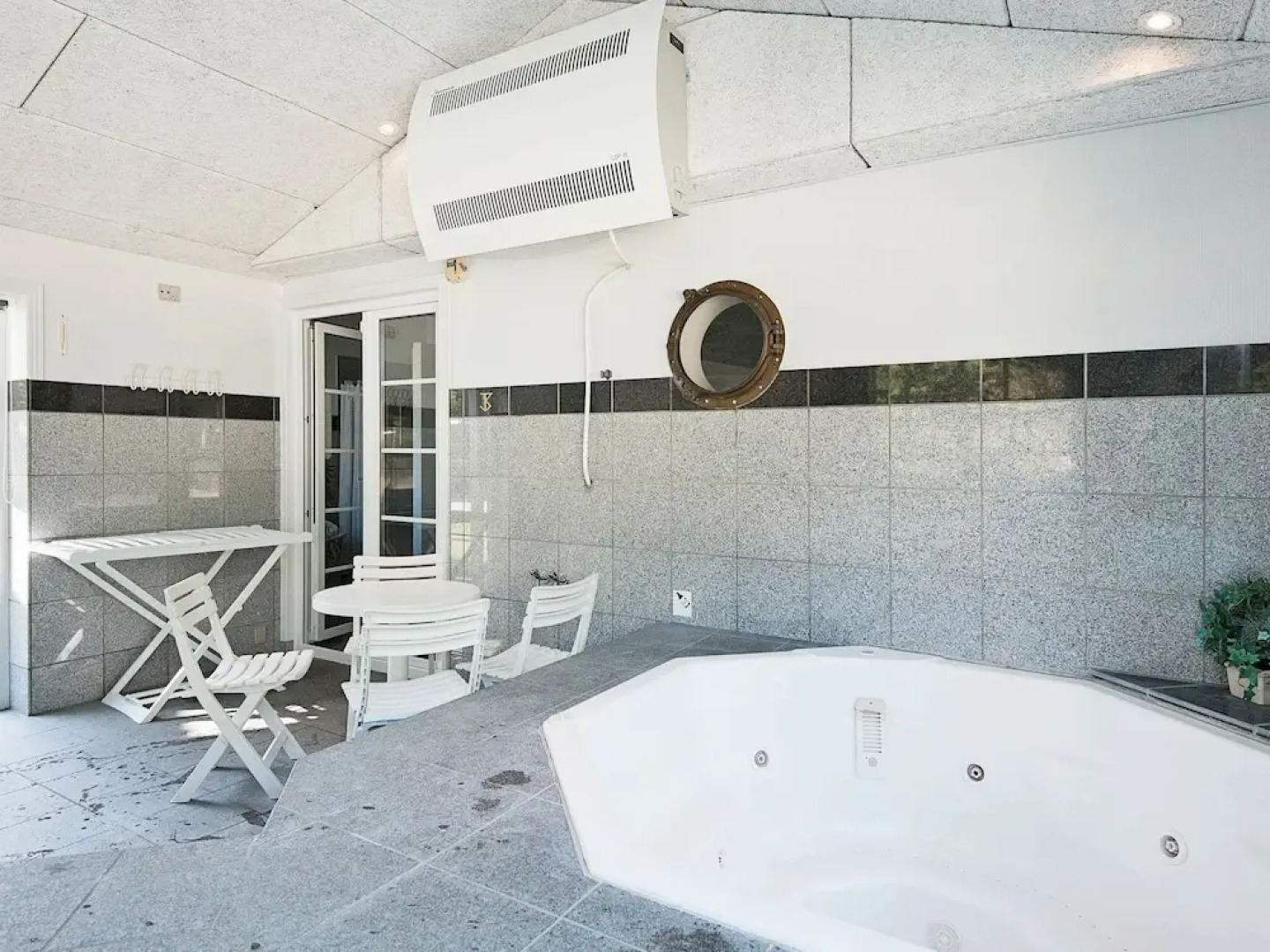 Luxurious Holiday Home in Rømø With Swimming Pool