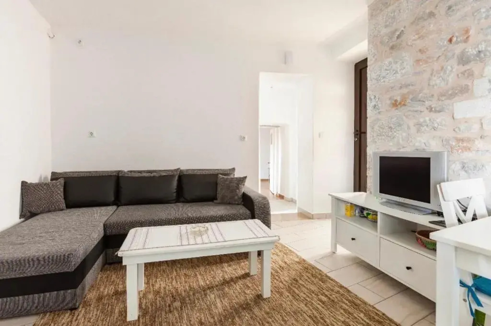 Stone tower's east mani