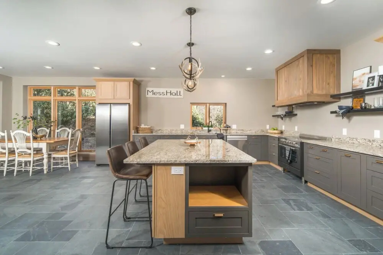 2 Mi to Beech Mtn Resort! 8,000-sq-ft Luxe Escape