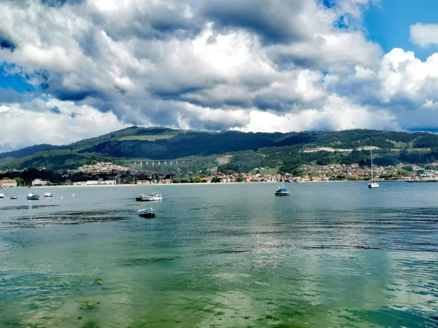 Apartment With 2 Bedrooms in Moaña, With Wonderful sea View, Enclosed Garden and Wifi