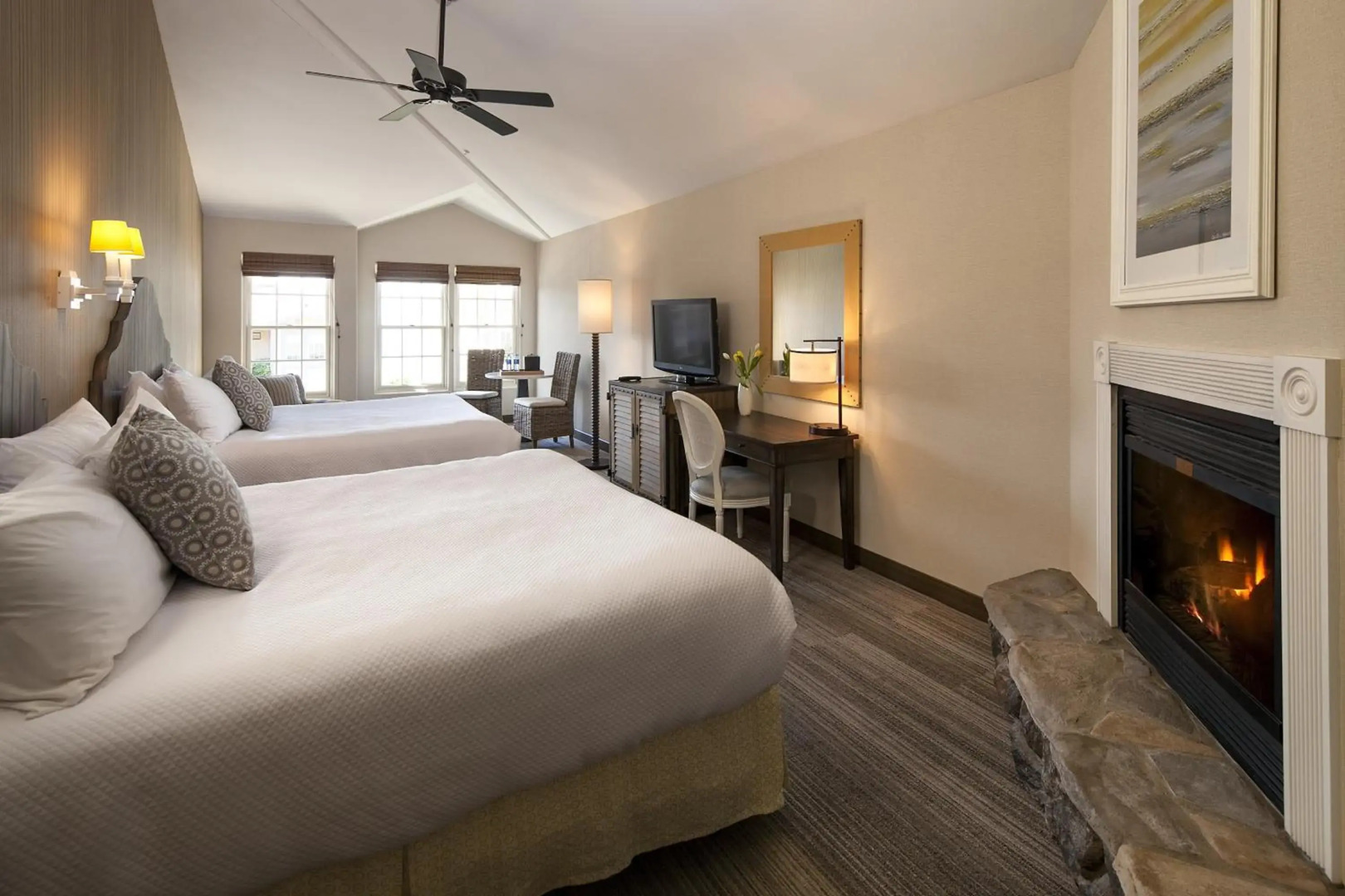 Cottage Inn By The Sea