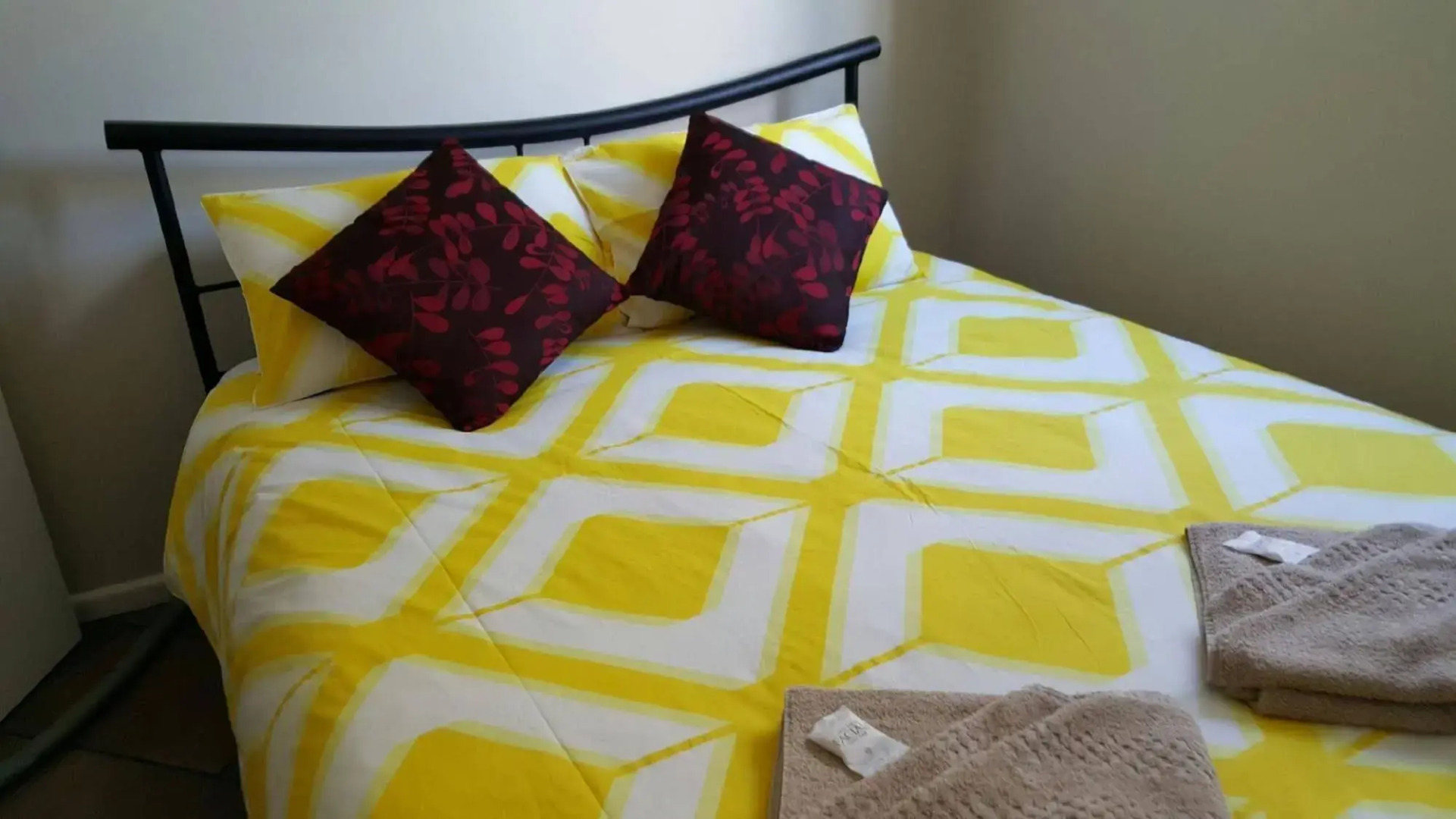 Away Cottages Broken Hill