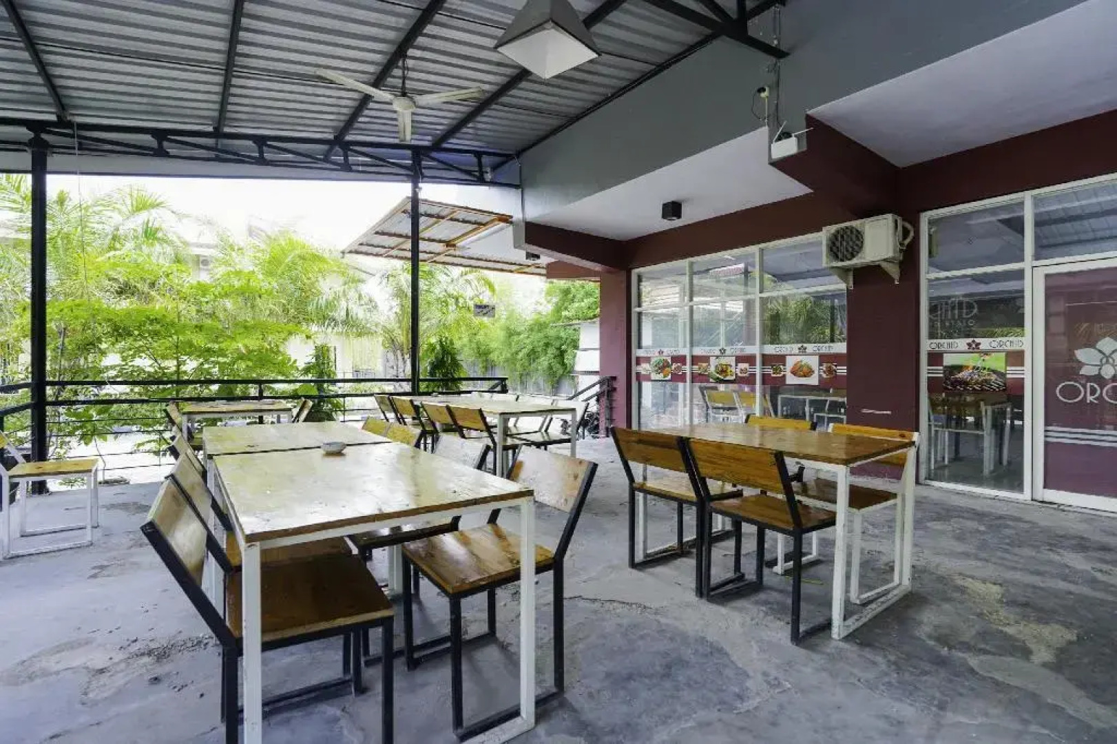 OYO 2493 Lotus Hotel Syariah