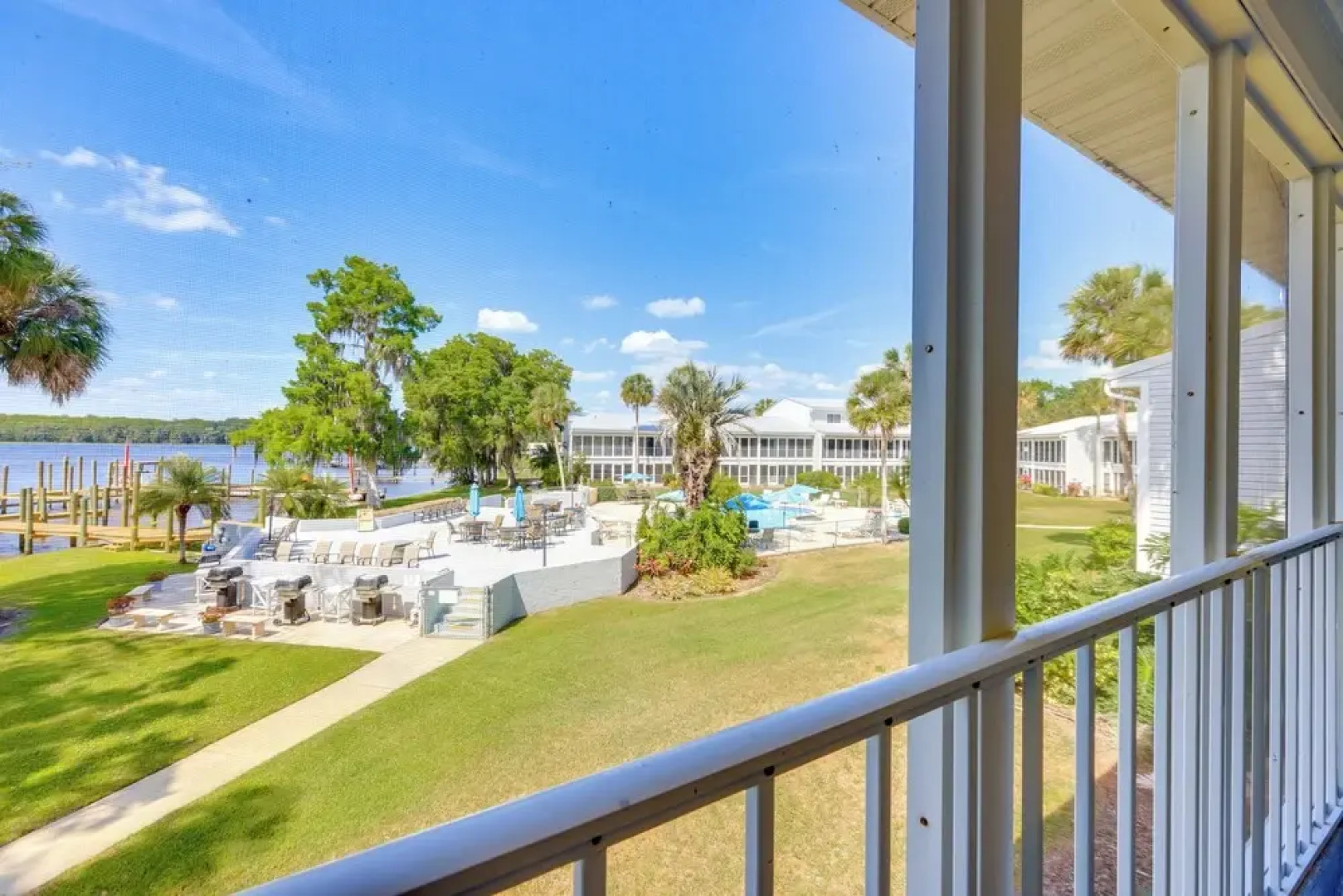 Private Balcony w/ Water Views: Welaka Condo!