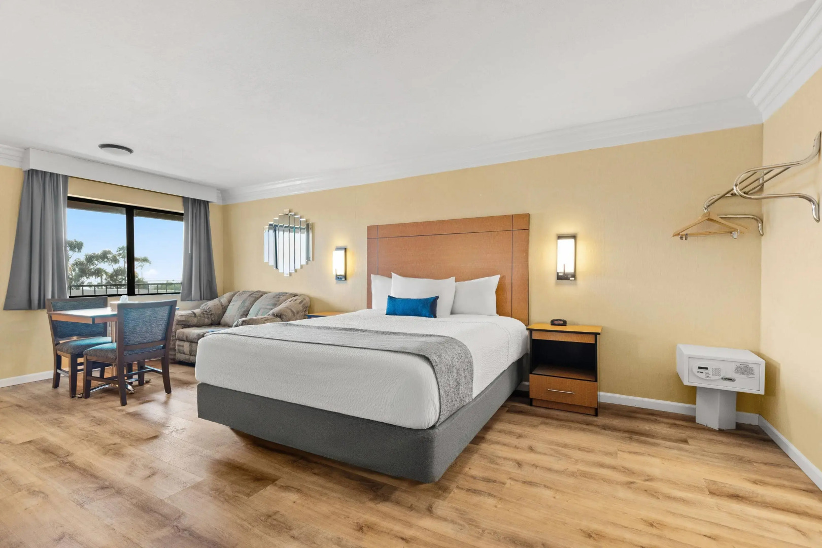 Travelodge by Wyndham San Clemente Beach