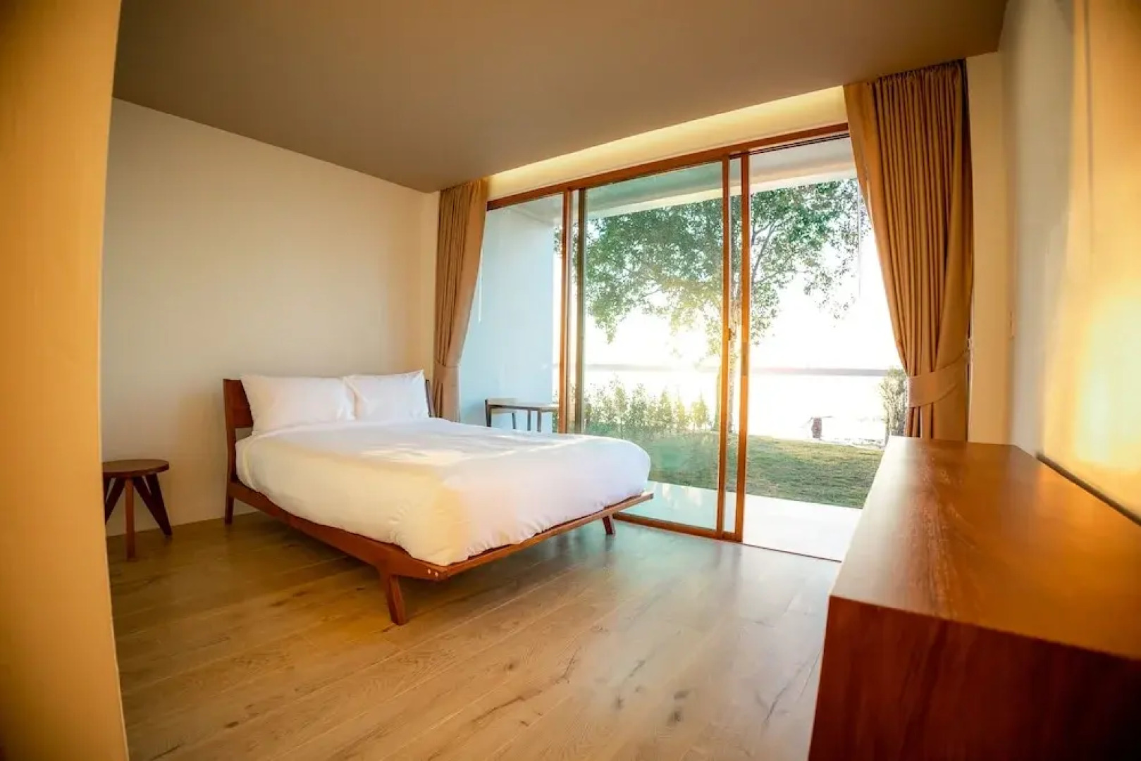 Lake House Naka Cave