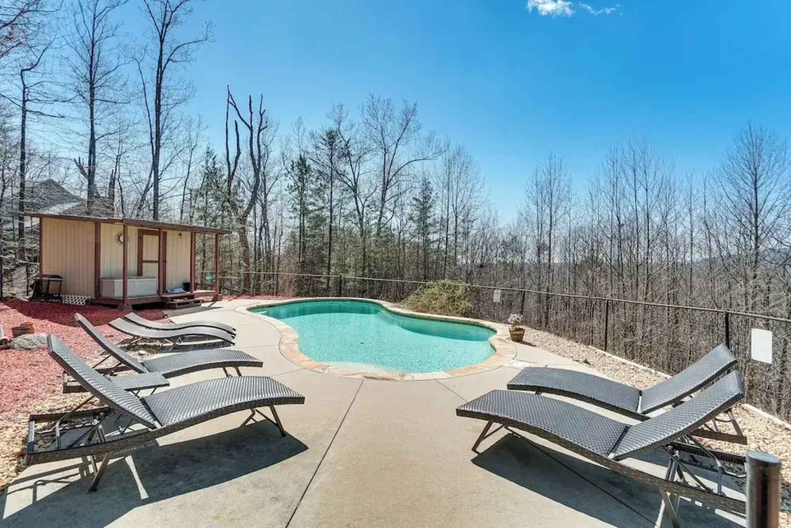 Pool, Hot Tub & Mountain Views: Cleveland Cabin