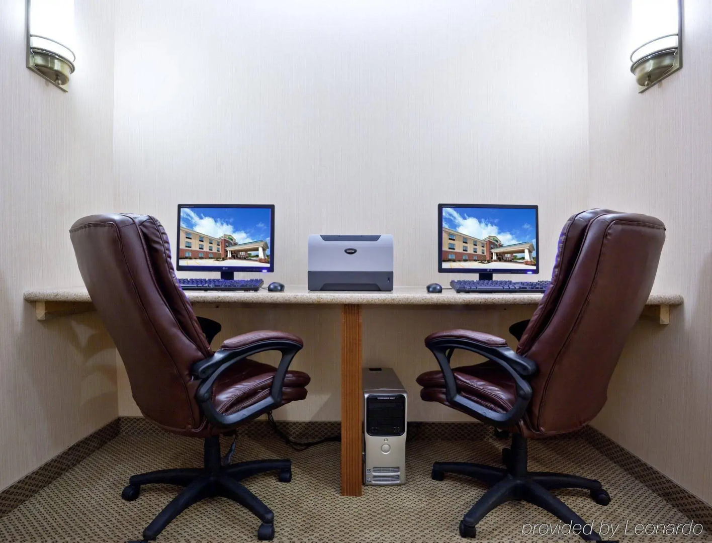 Holiday Inn Express Hotel & Suites Dayton North - Tipp City