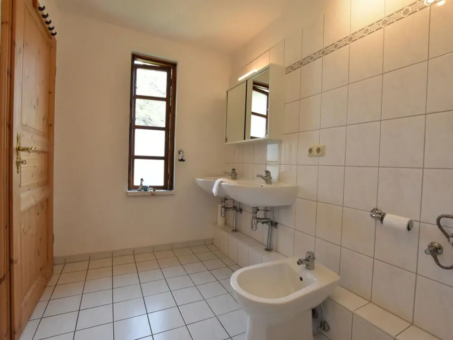 Ethereal Apartment in Stove With Garden