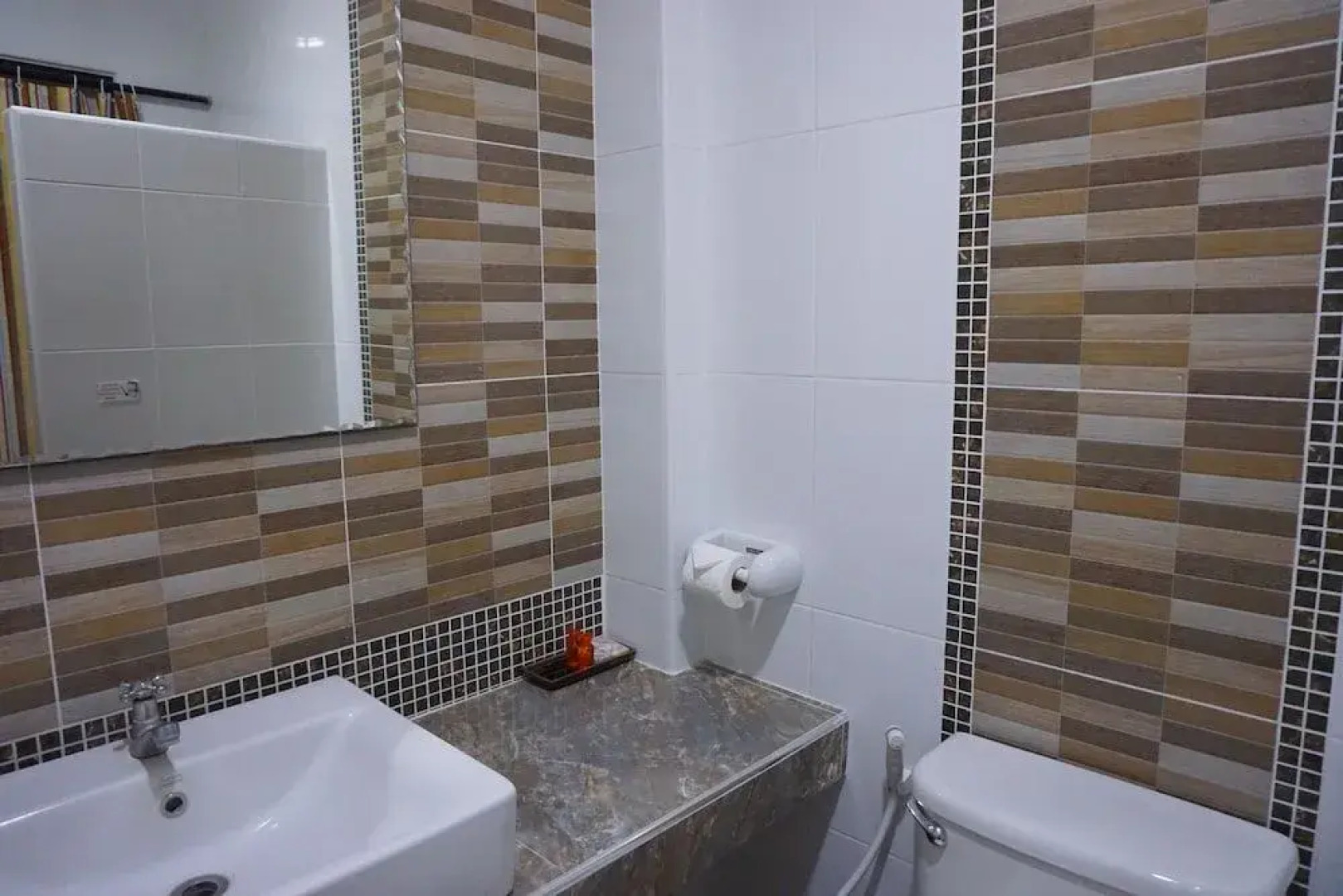 C2U Hotel Uthai Thani - Adults Only