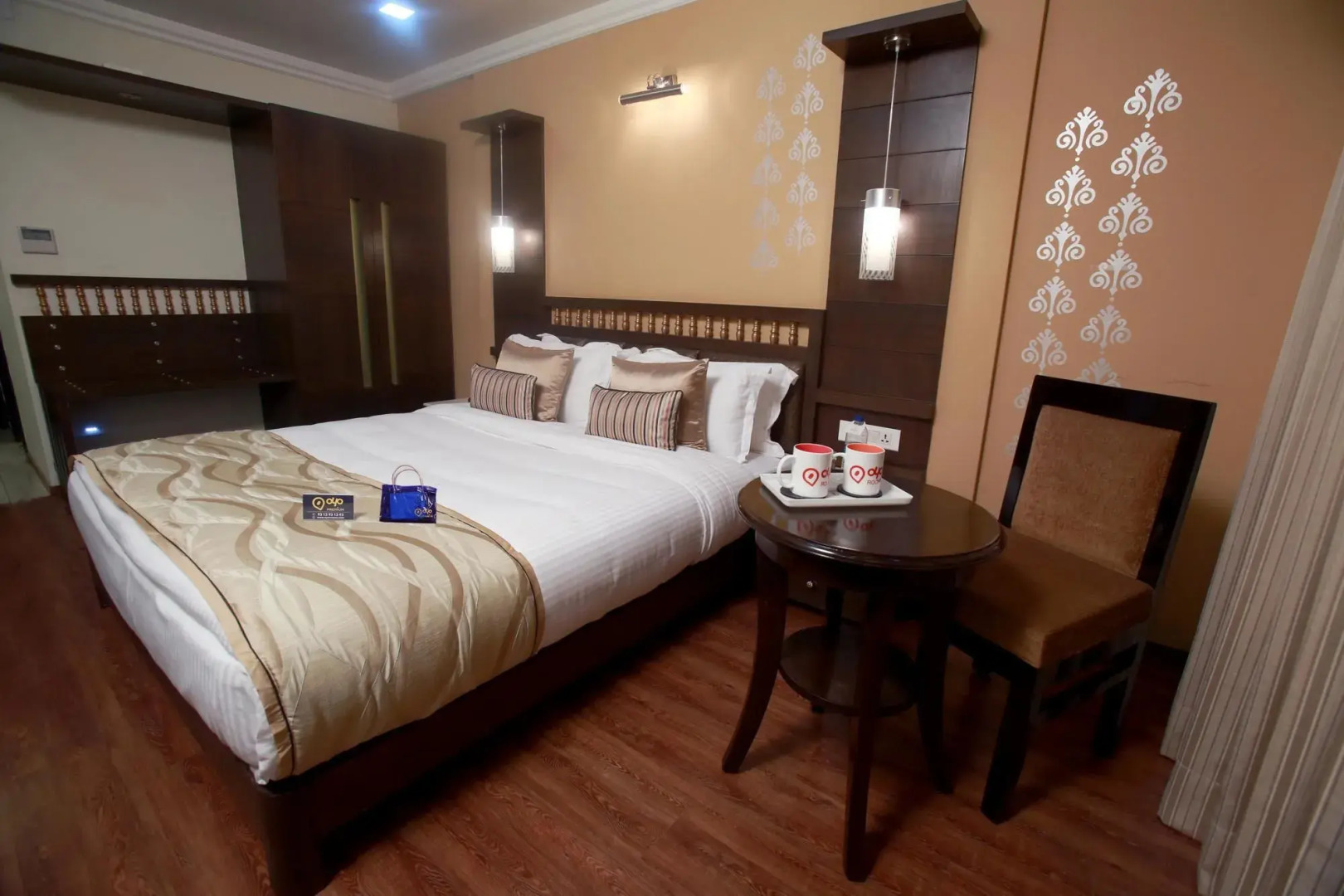 OYO 1395 Hotel Gandhi International