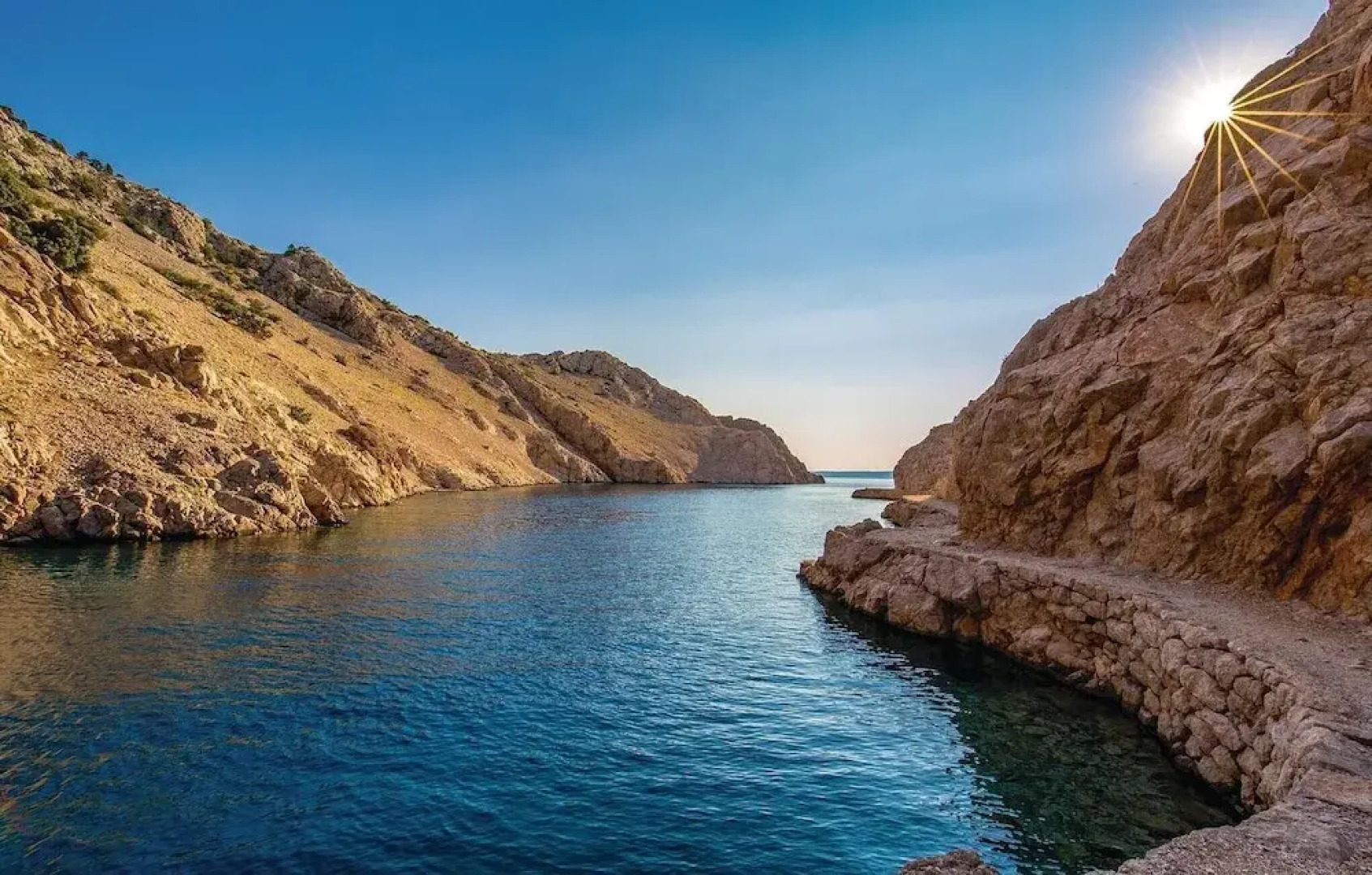 Beautiful apartment in Jablanac w/ 2 Bedrooms