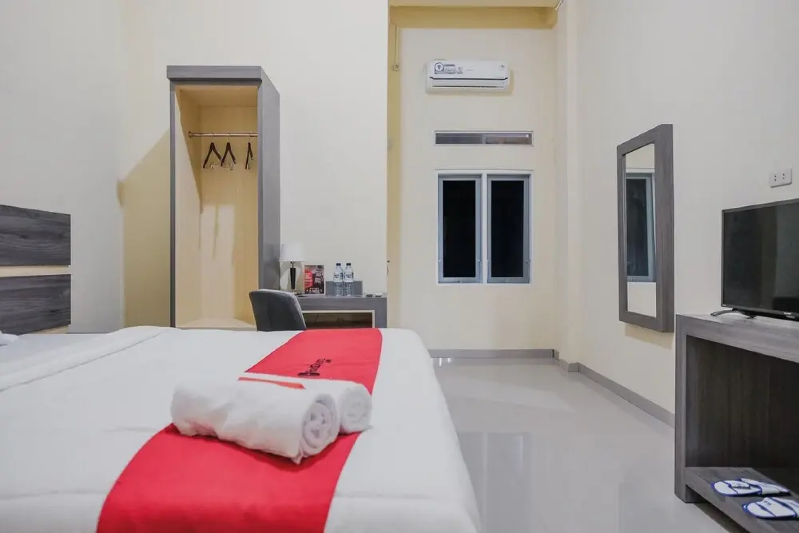 Hotel Umro by RedDoorz