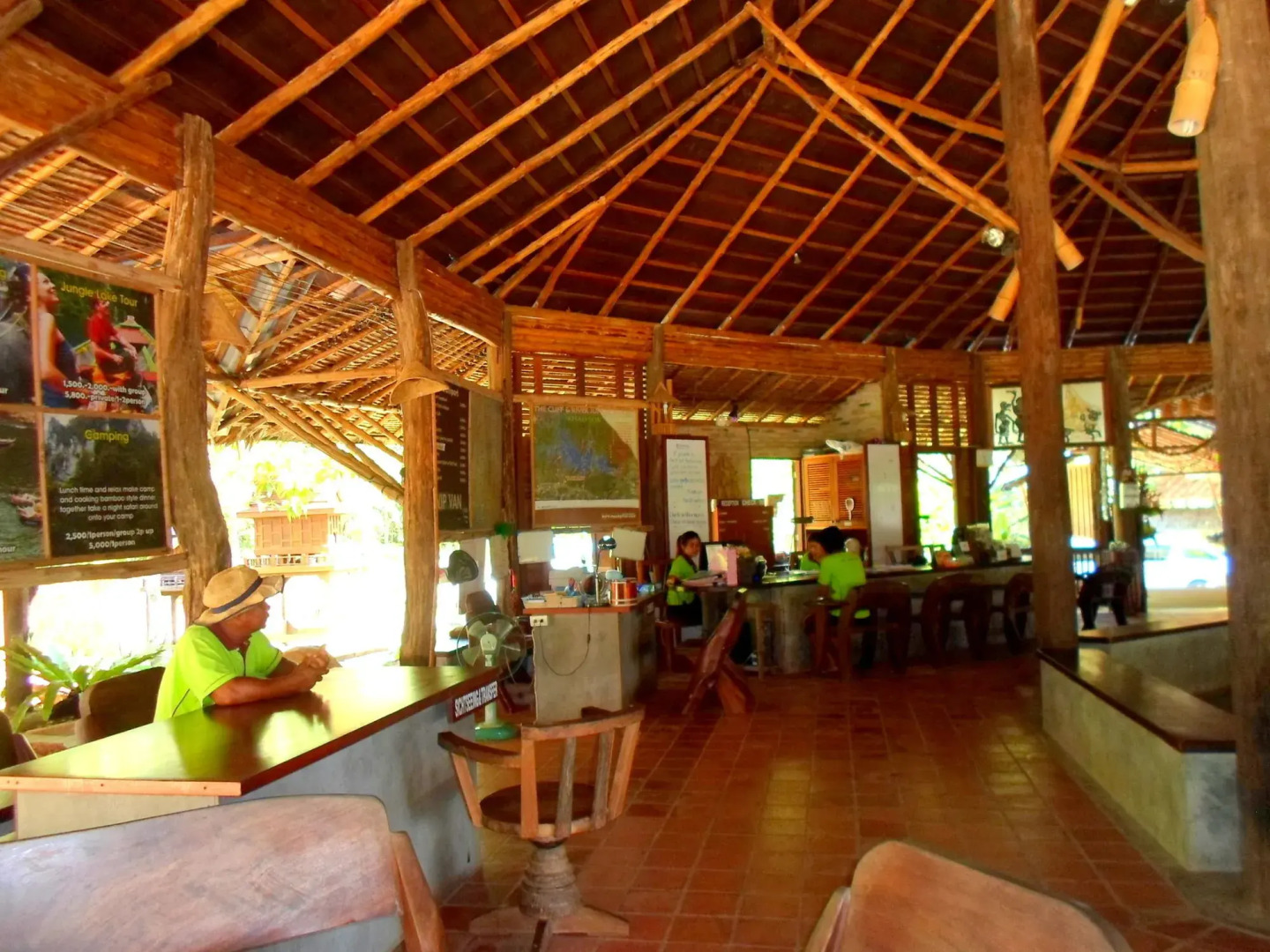 Cliff And River Jungle