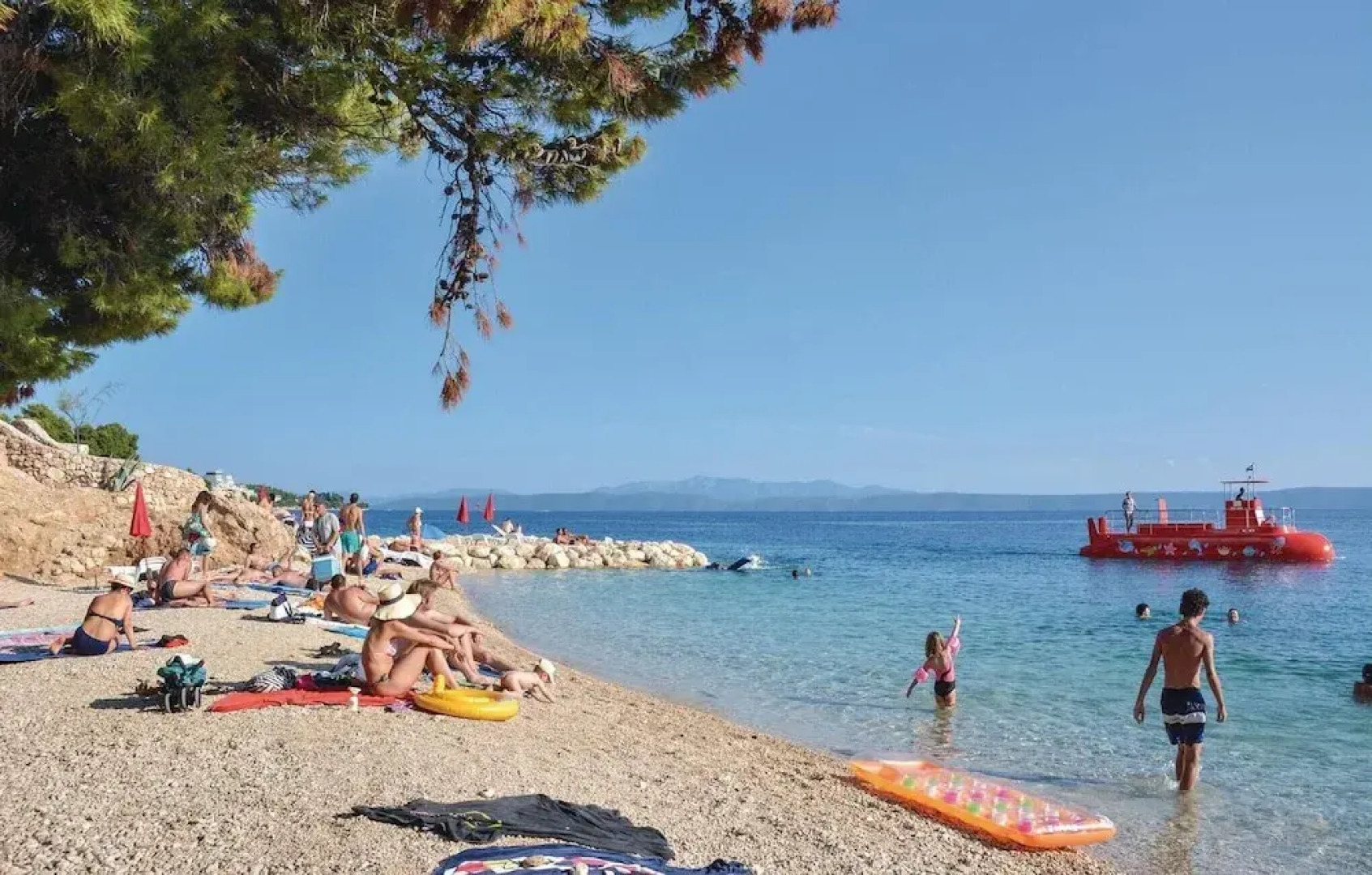 Beautiful Home in Podaca With Wifi and 4 Bedrooms