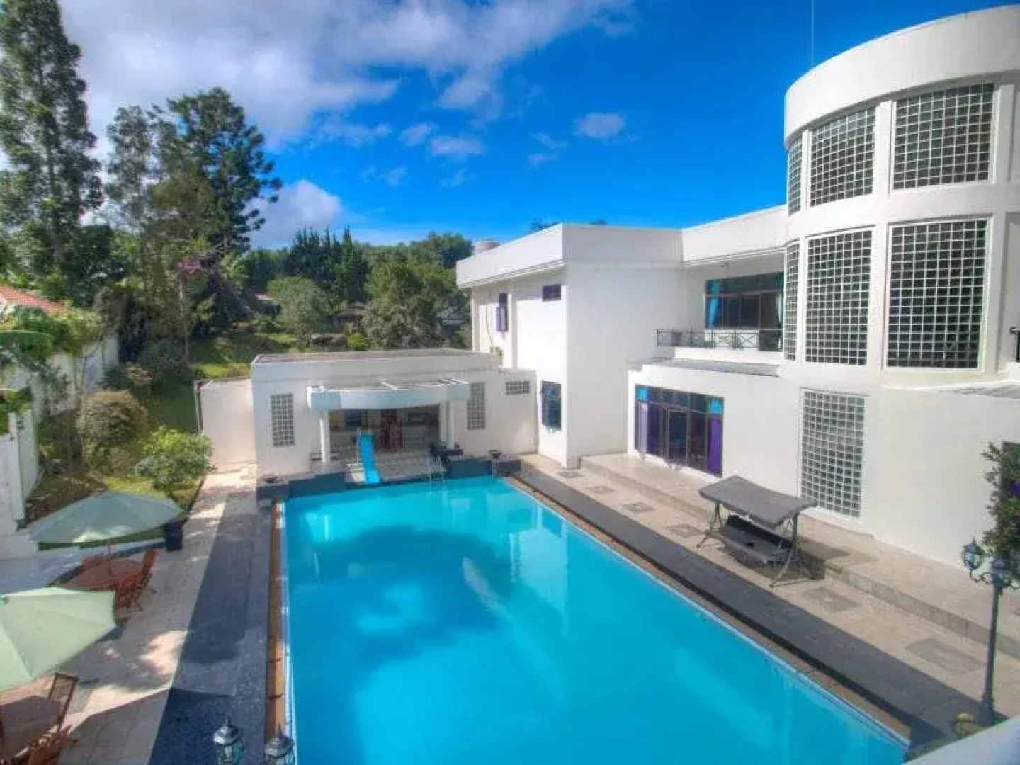 D Bless Residence & Conference