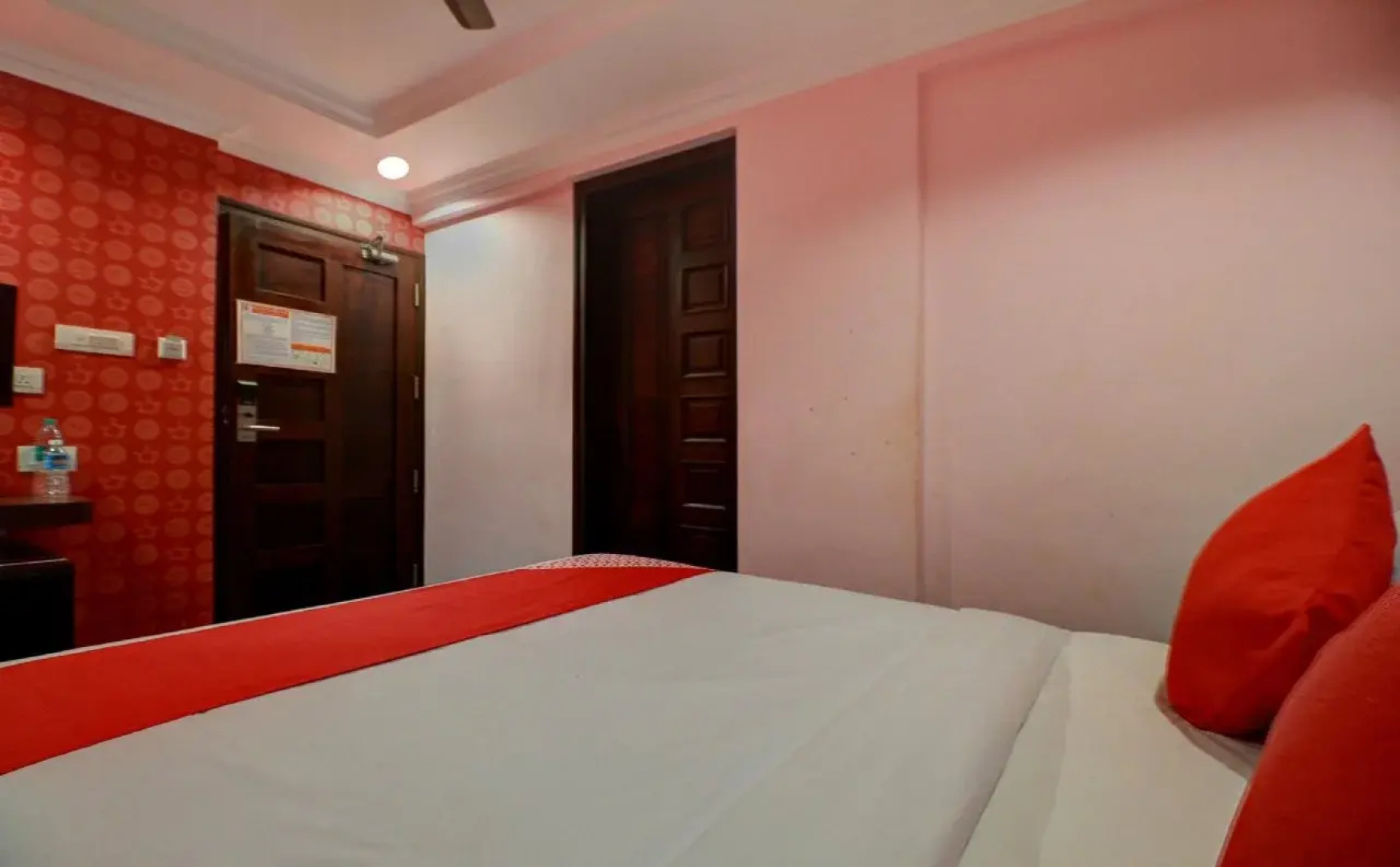 Capital O 22439 Ratna Forever