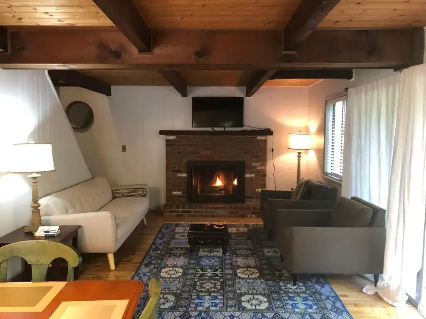 Cozy Cottage at Saw Creek