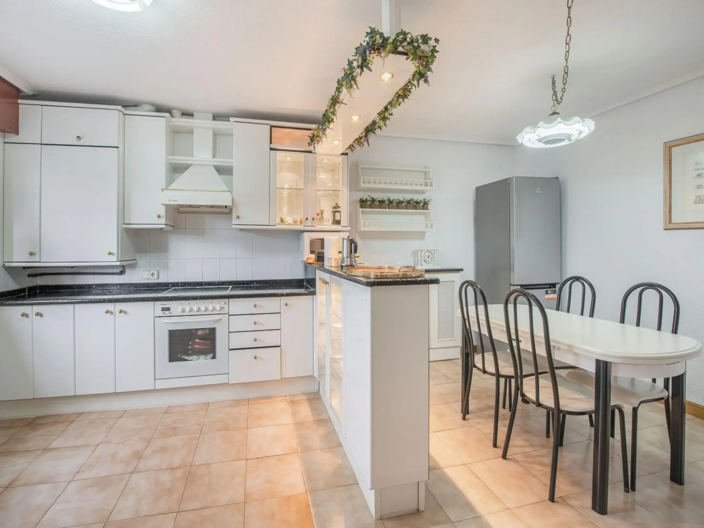 Lovely Holiday Home in Loredo a Stonethrow From the Beach & Communal Pool