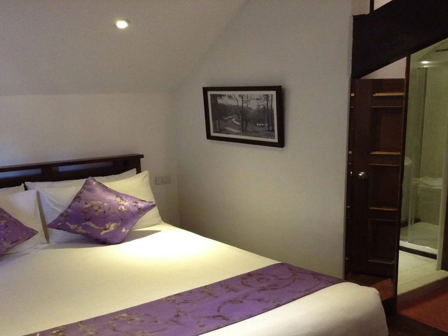 Log Cabin Hotel-Baguio