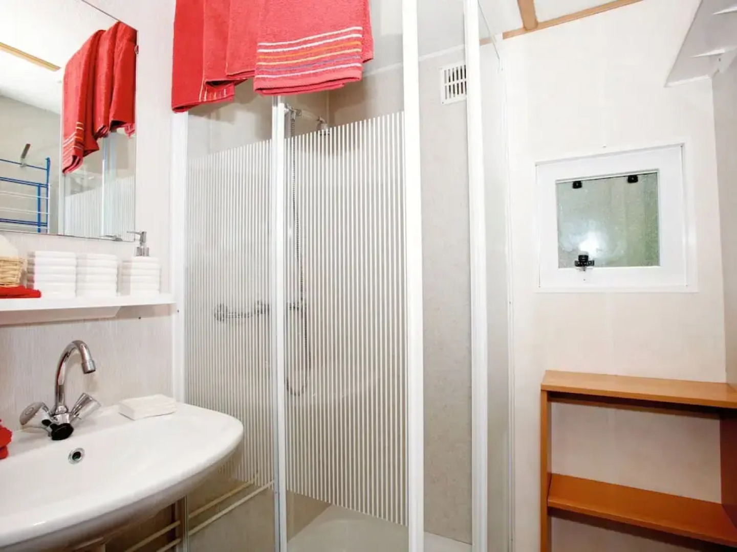 Comfortable Chalet With Combi-microwave, in a Green Area