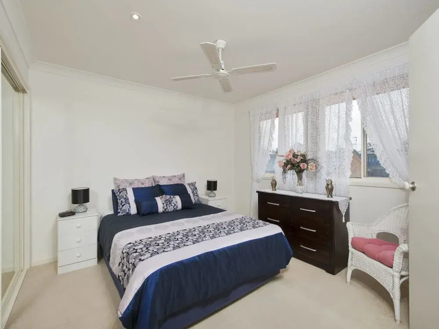 White Waves, 7B Achilles Street