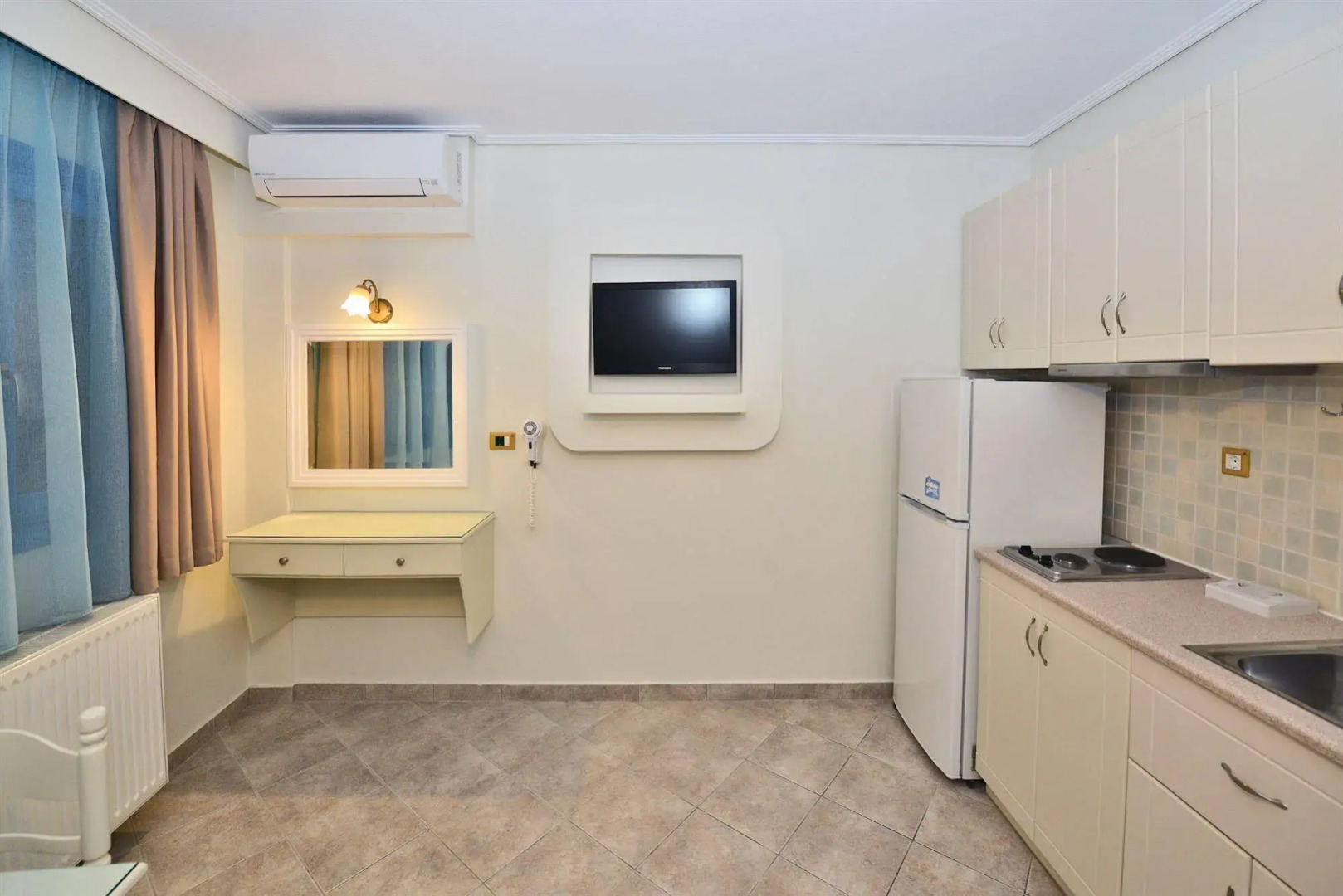 Liana Beach Hotel & Spa