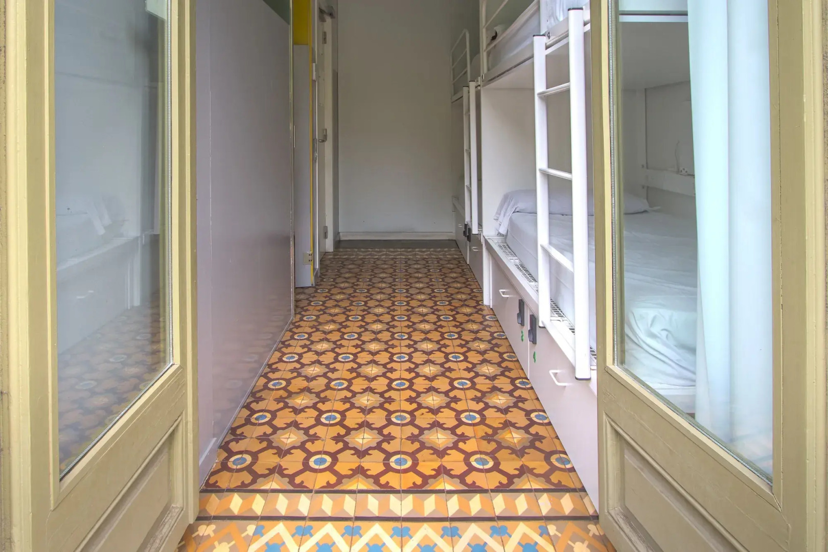 Urbany Hostel BCN GO!