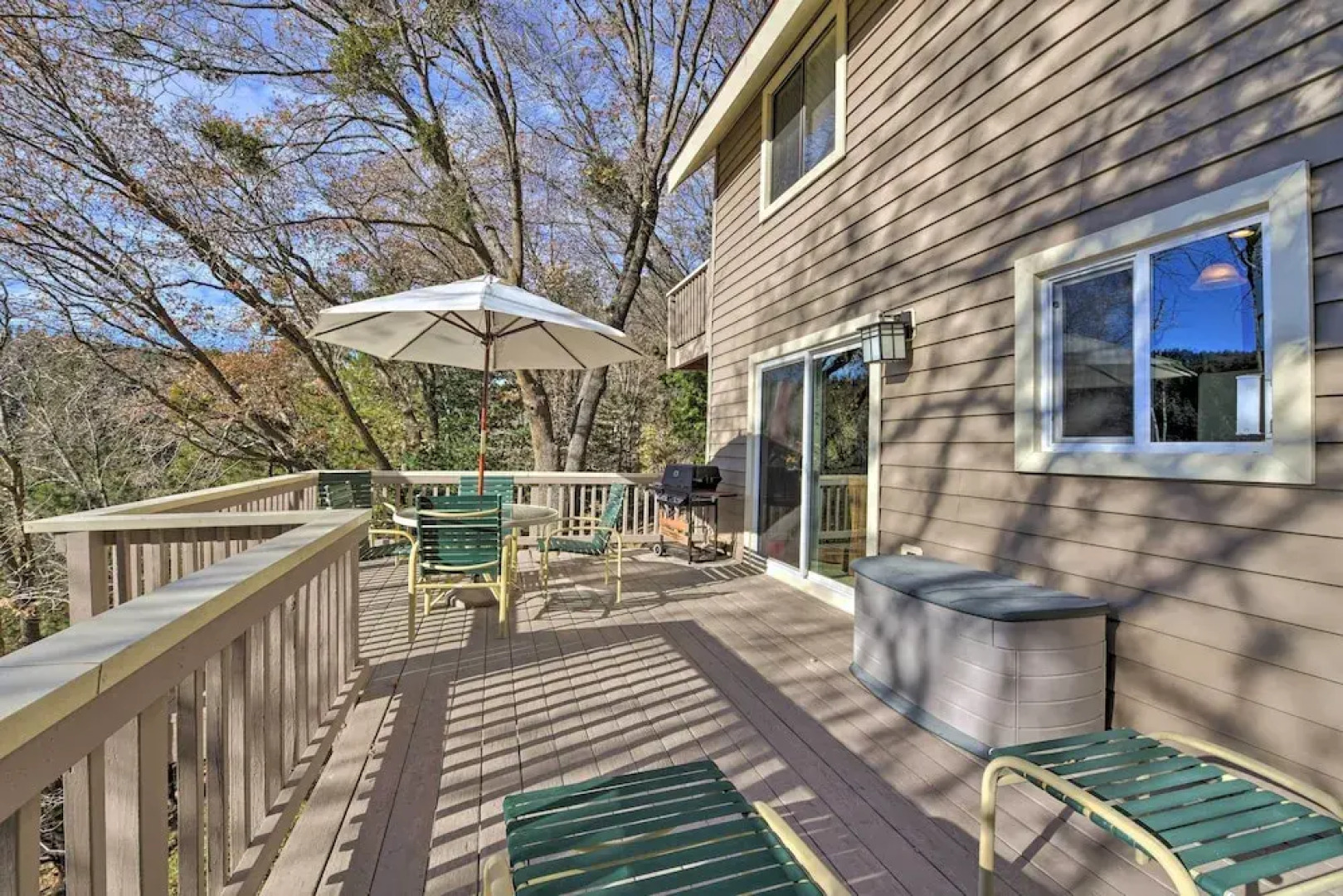 Mountainside Cabin w/ Deck - 16 Miles to Skiing!