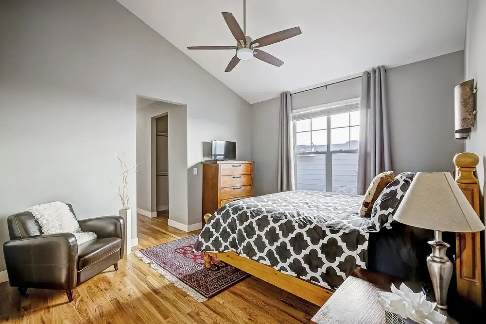 Beautiful New Denver Home! Sleeps 12!