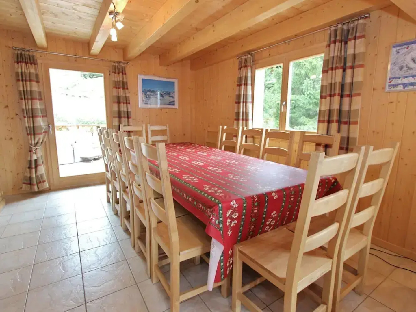 Luxury Chalet with Hot Tub in La Tzoumaz