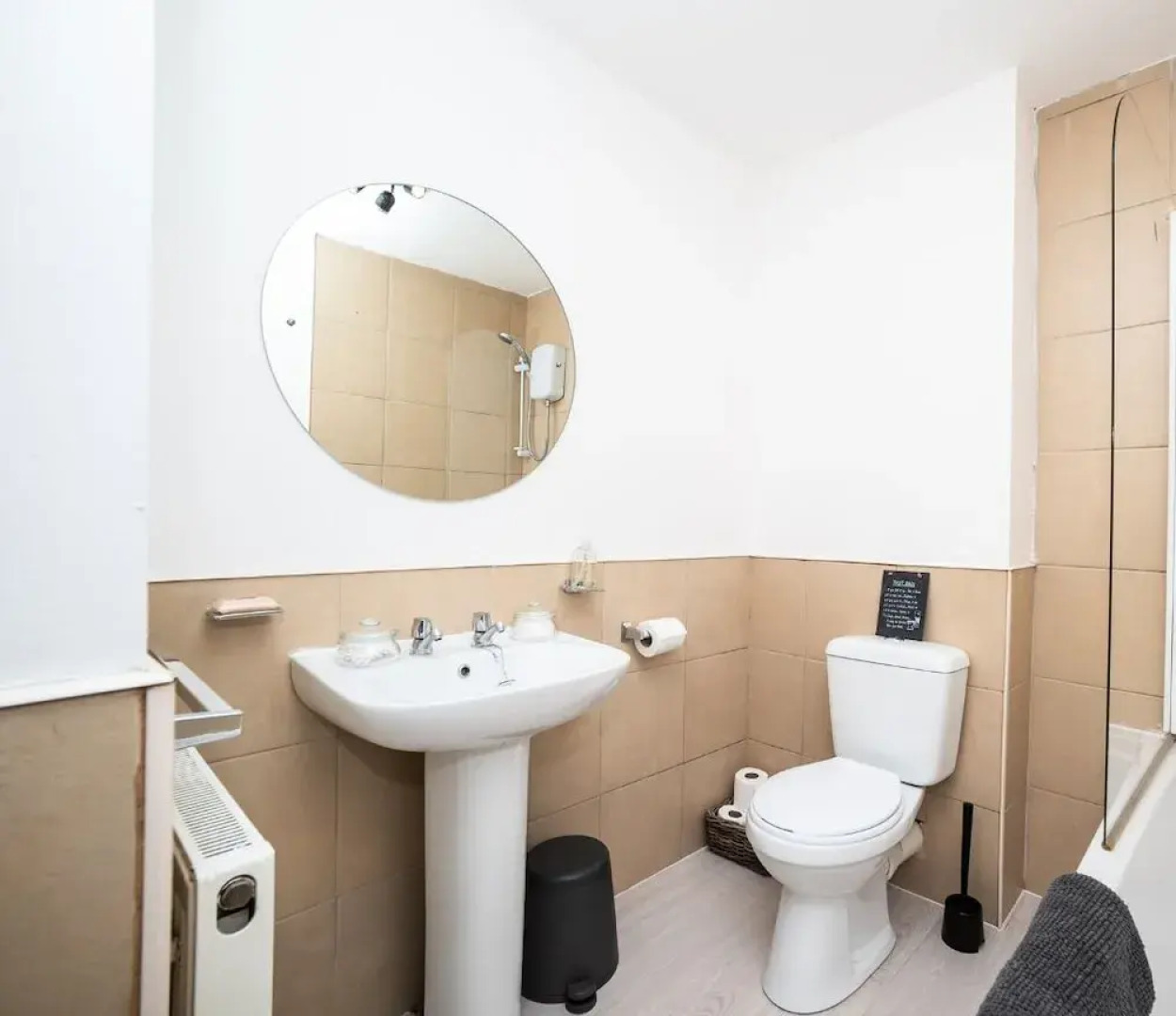 One Bedroom Apartment by Klass Living Serviced Accommodation Bellshill - Cosy  Apartment with WIFI  and Parking