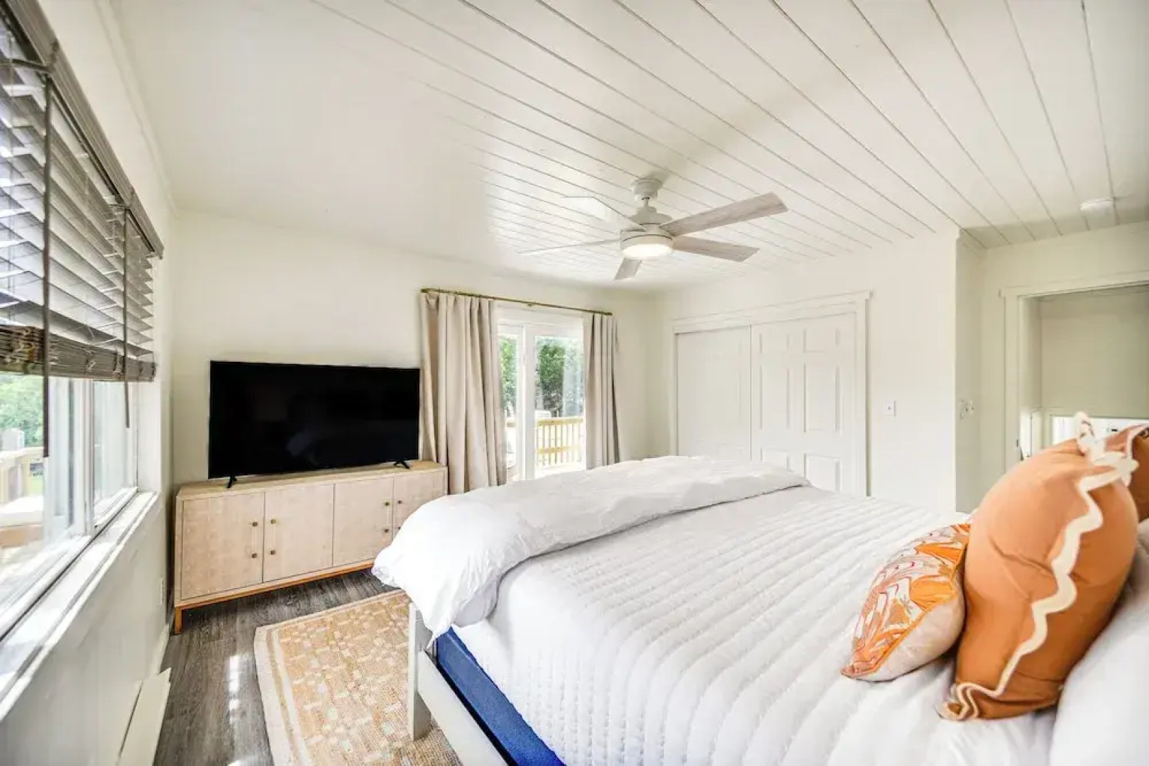 Pet-friendly Buxton Home w/ Balcony, 2 Mi to Beach