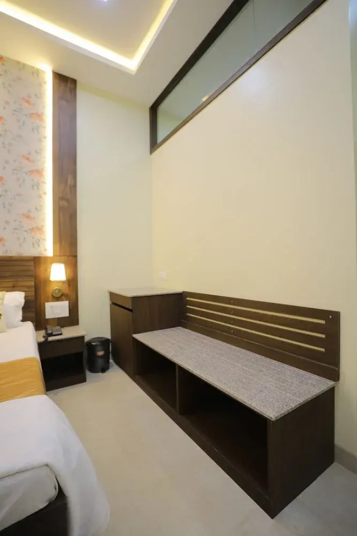 VL Patil Stays & Banquets