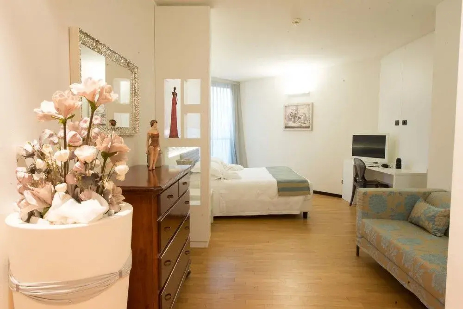 Continental Urban Art Hotel